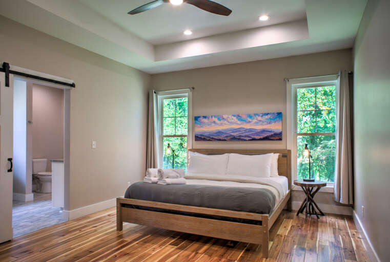 Main Suite/Bedroom One - King Bed