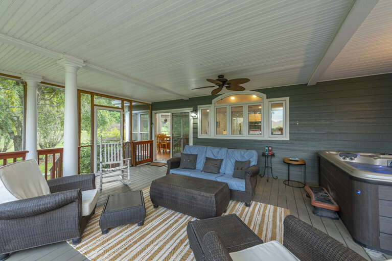 Screened in Porch w/ Access to Dining Area Screened in Porch w/ Access to Dining Area