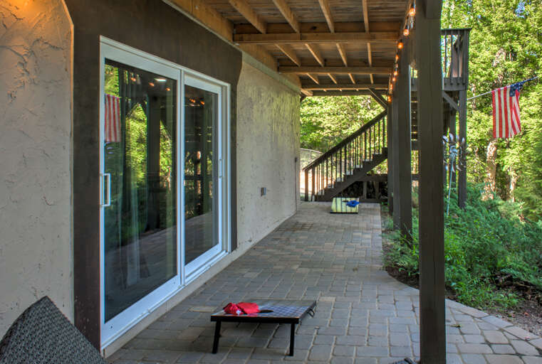 Patio w/ Corn Hole