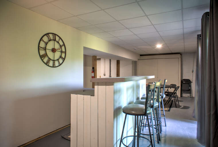 Bar Seating/Rec Room