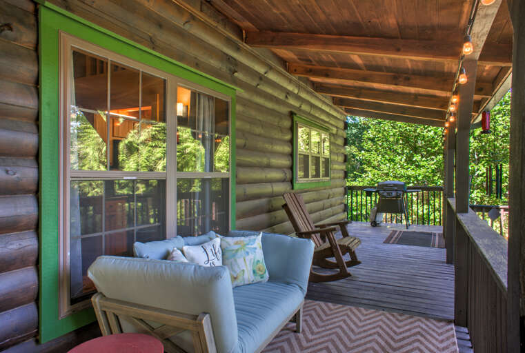 Covered Deck w/ Gas Grill