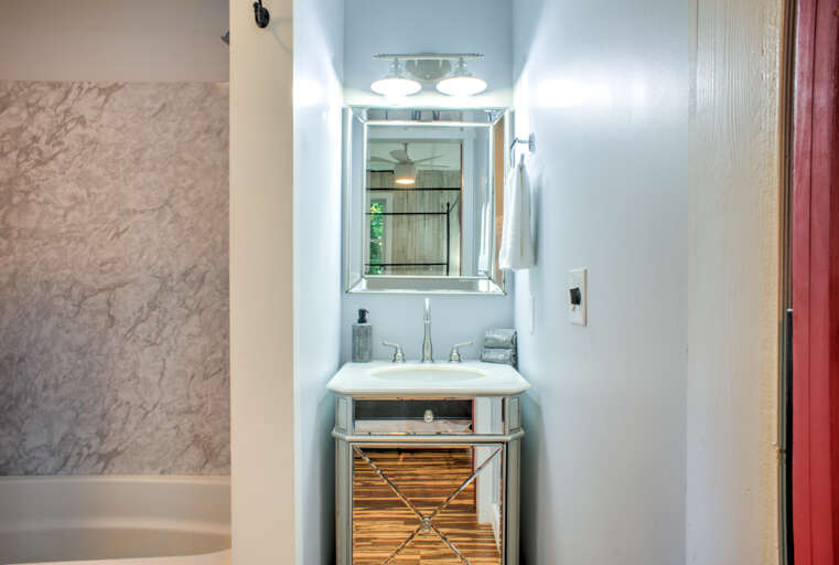 Attached Full Bath Attached Full Bath