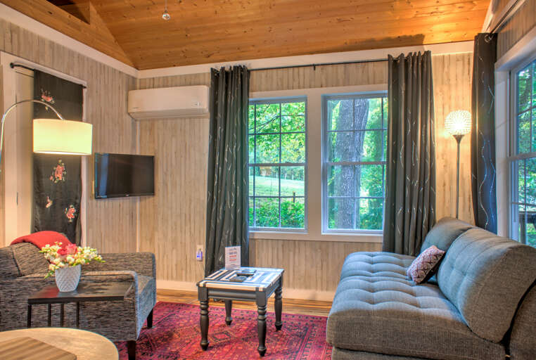 Living Area w/ Smart TV Living Area w/ Smart TV