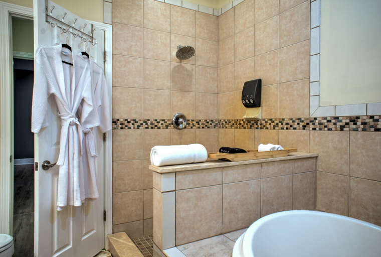 Jack and Jill Full Bath w/ Walk-In Shower