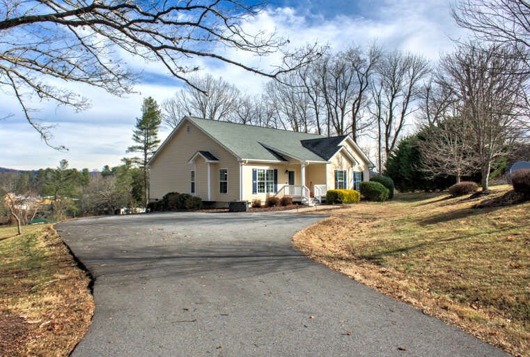 Parking & Driveway