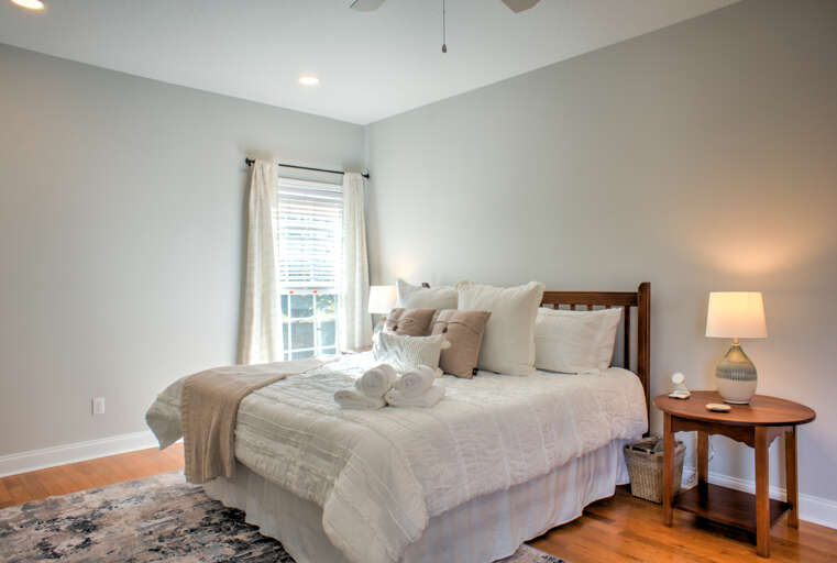Main Suite/Bedroom One - King Bed