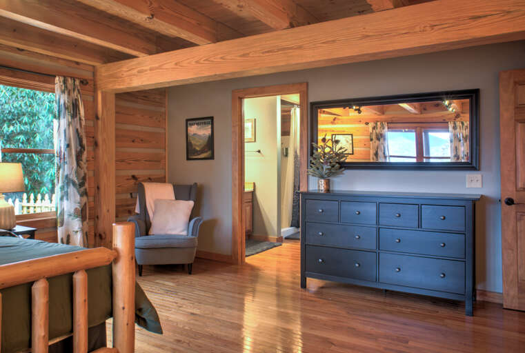 Main Suite/Bedroom One - King Bed w/ Attached Shower Bath