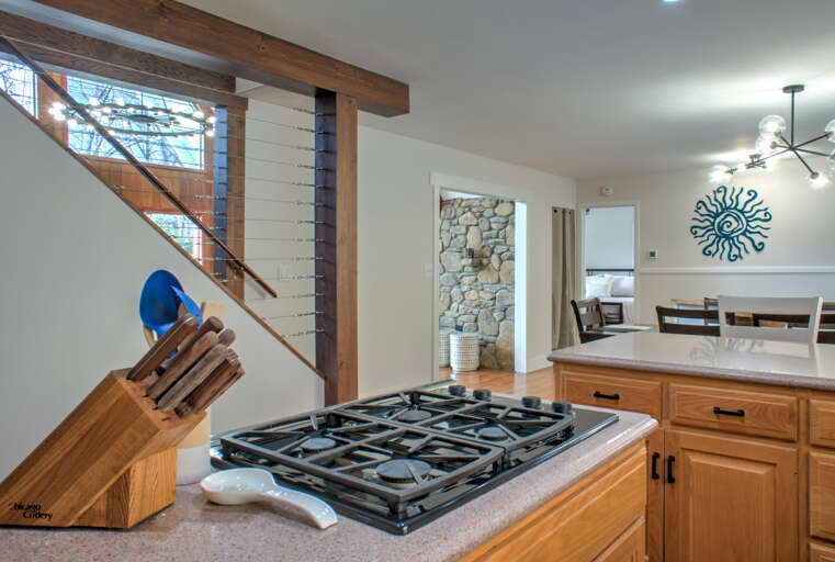 Chef's Kitchen w/ Gas Range