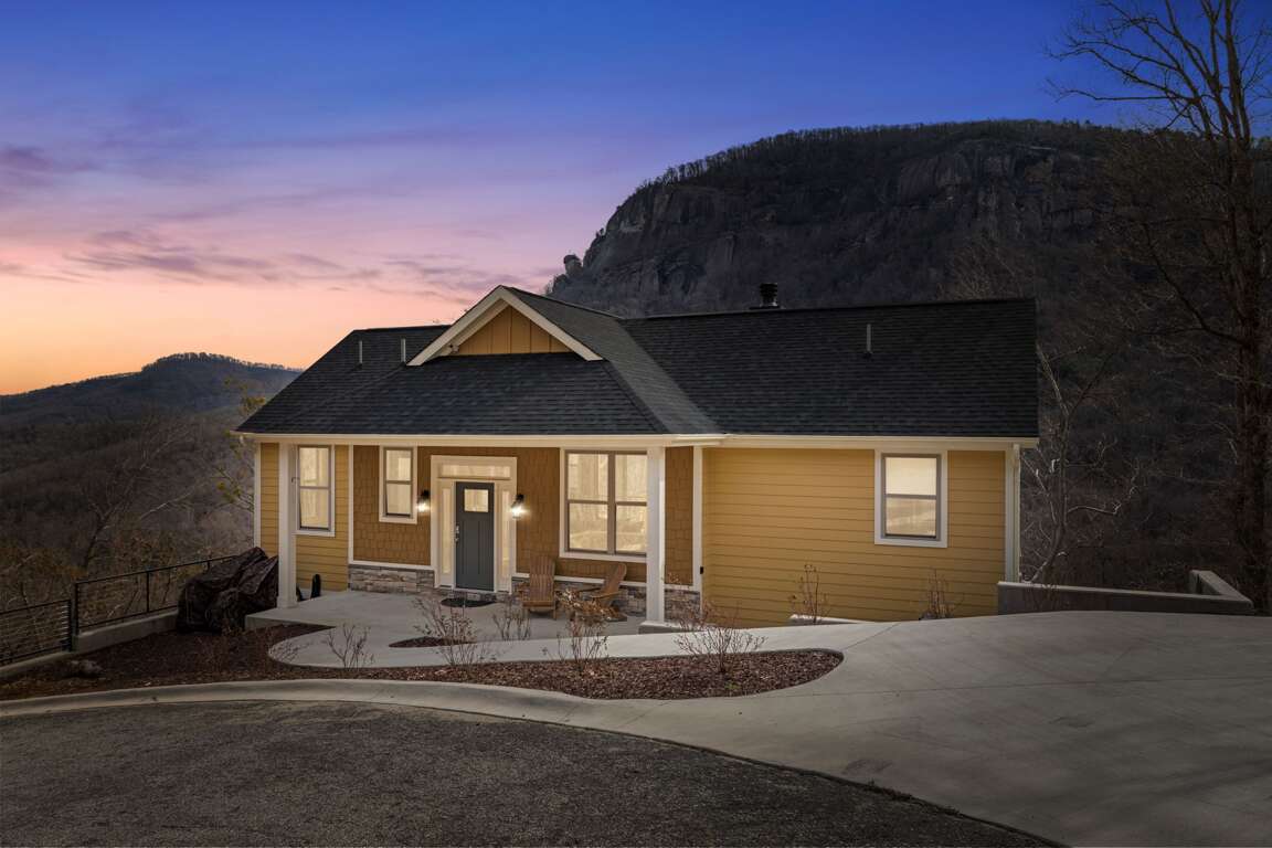 Chimney Rock on Stilts Spectacular 3Bedroom Vacation Rental in