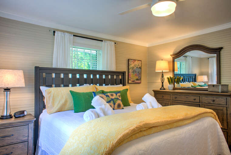 Bedroom 1 - King Bed