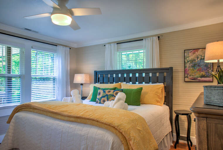 Bedroom 1 - King Bed