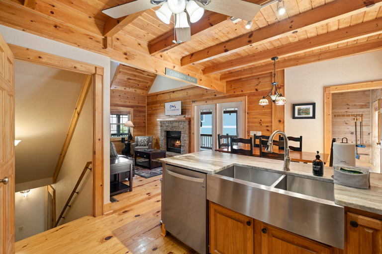 Chef's Kitchen w/ Stainless Steel Appliances