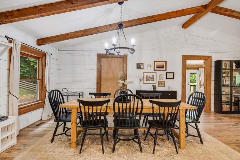 Dining Area Dining Area