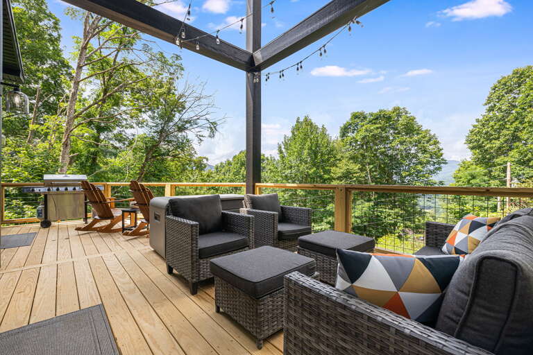 Covered Deck w/ Outdoor Seating & Gas Grill