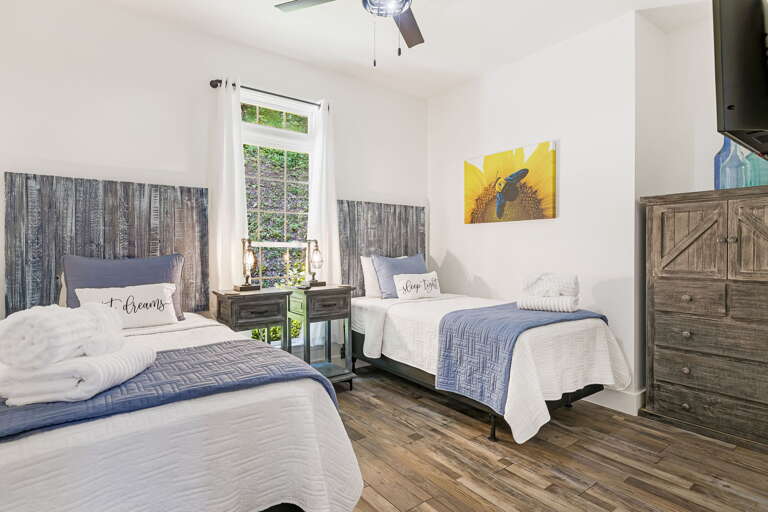 Main Level - Bedroom Three - Two Twin Beds