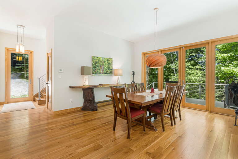 Welcome To Your Contemporary Mountain Retreat Welcome To Your Contemporary Mountain Retreat