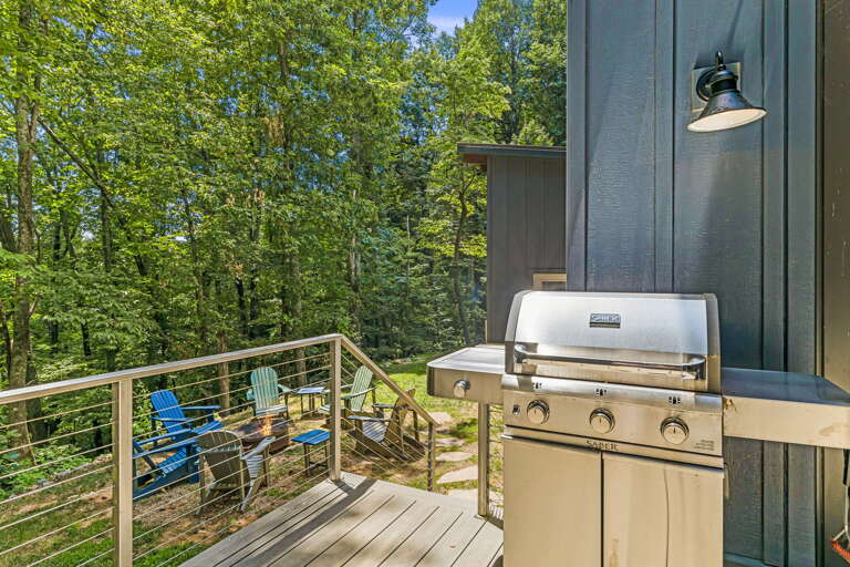 Gas Grill & Fire Pit Area Gas Grill & Fire Pit Area