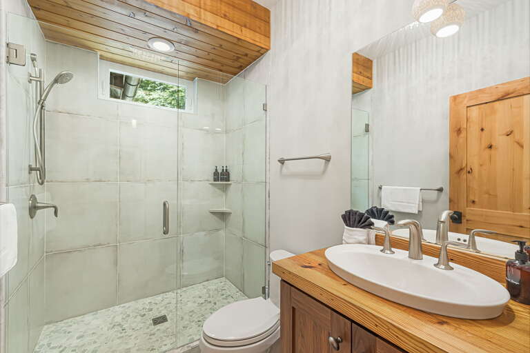 Main Level - Shared Shower Bath Main Level - Shared Shower Bath