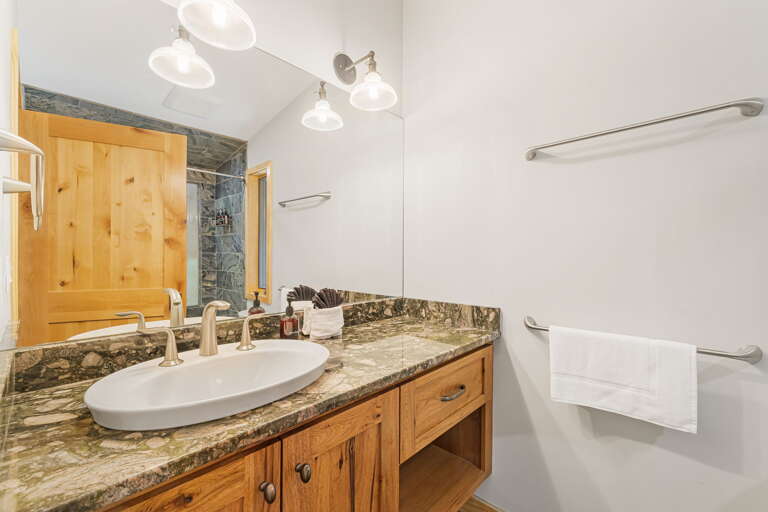 Upper Level - Shared Full Bath