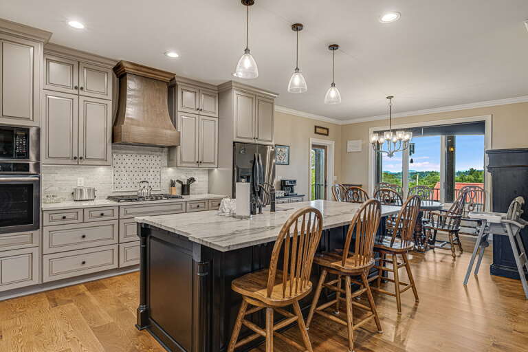 Chef's Gourmet Kitchen w/ Breakfast Bar Seating
