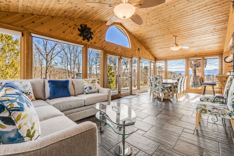 Dining Area & Sunroom