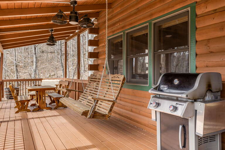 Covered Deck w/ Gas Grill Covered Deck w/ Gas Grill