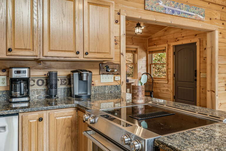 Fully Equipped Kitchen w/ Keurig Coffee Brewer Fully Equipped Kitchen w/ Keurig Coffee Brewer