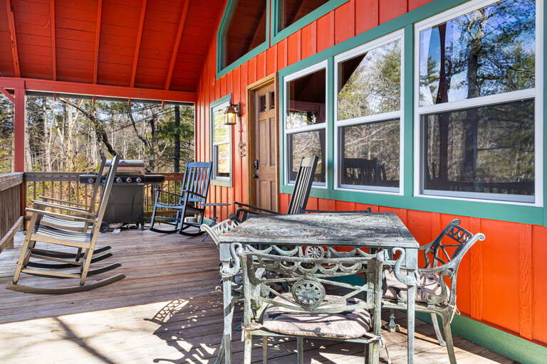 Covered Deck w/ Gas Grill, Seating & Dining