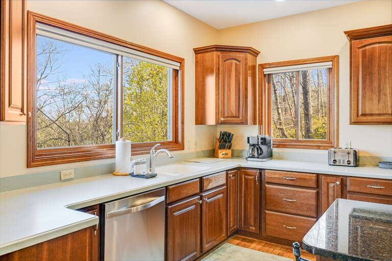 Fully Equipped Kitchen w/ Coffee Brewer