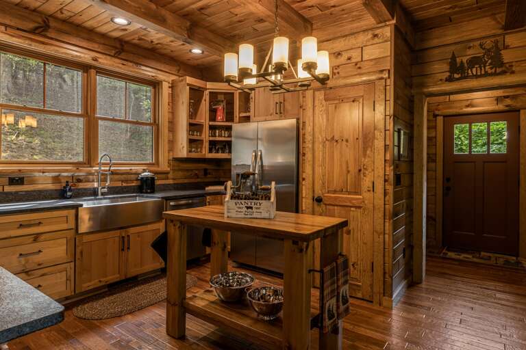 Fully Equipped Kitchen w/ Stainless Steel Appliances