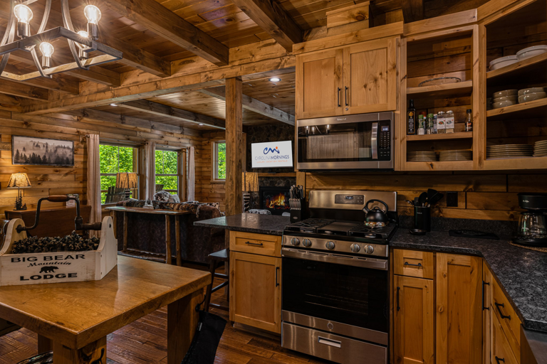 Fully Equipped Kitchen w/ Stainless Steel Appliances