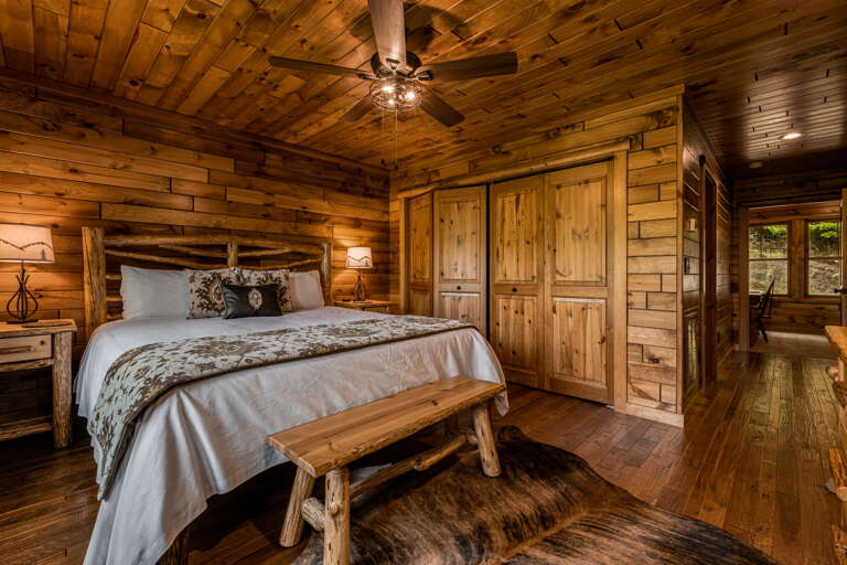 Main Suite/Bedroom One - King Bed