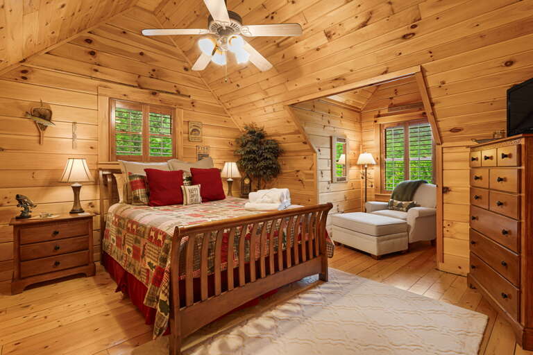 Upper Level - Bedroom Two - Queen Bed