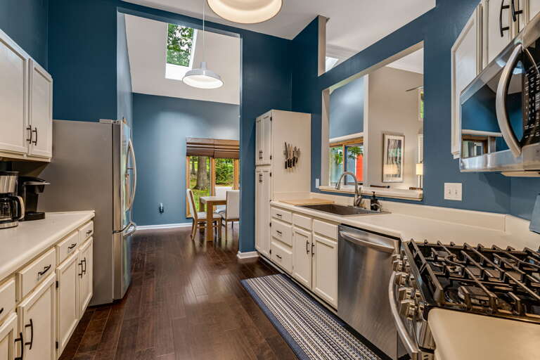 Fully Equipped Kitchen Fully Equipped Kitchen