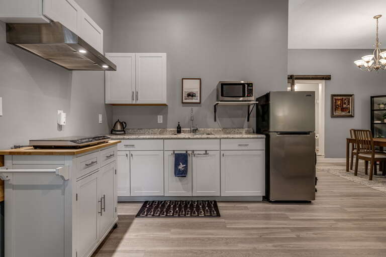 Attached Apartment - Efficiency Kitchen