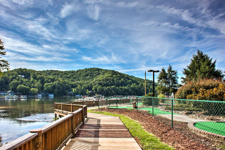 Rumbling Bald Resort
