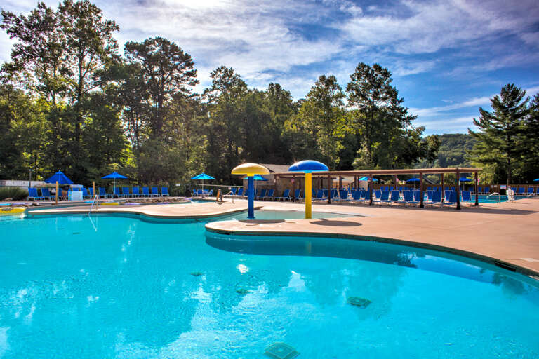 Rumbling Bald Resort - Pool