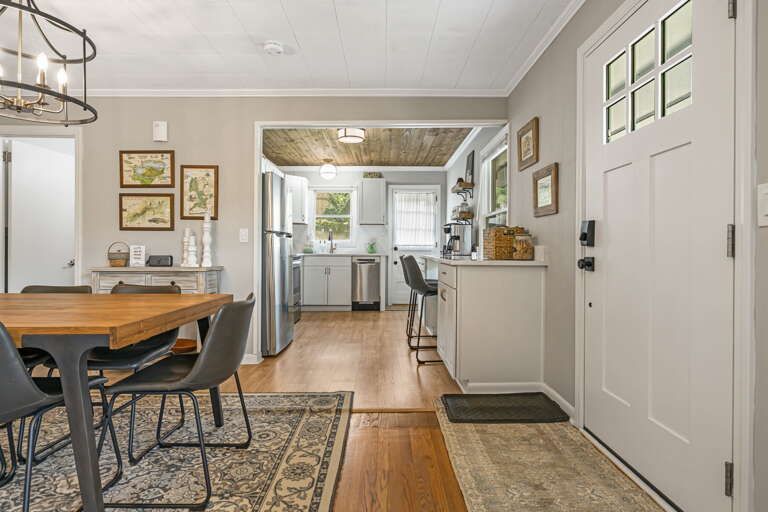 Dining Area and Fully-Equipped Kitchen