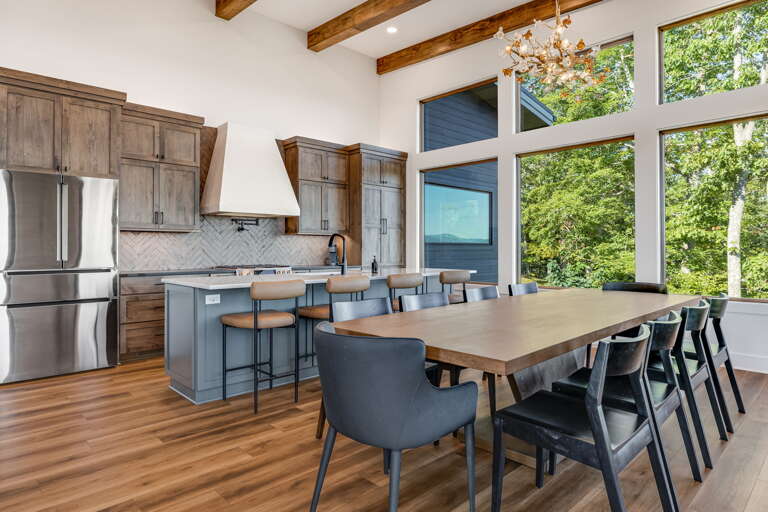 Dining Area and Breakfast Bar Seating