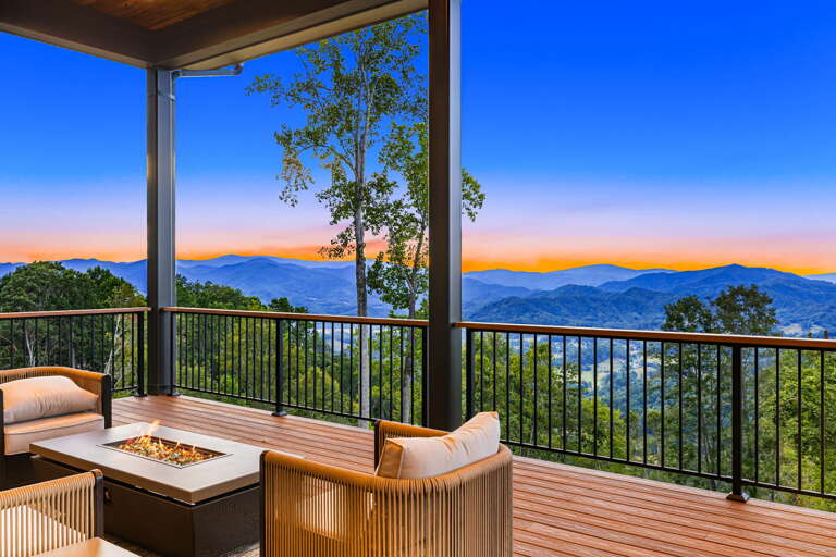 Natural Beauty and Contemporary Comforts