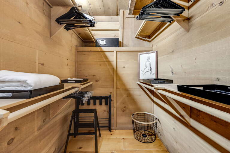 Attached Shower Bath w/ Walk-In Closet