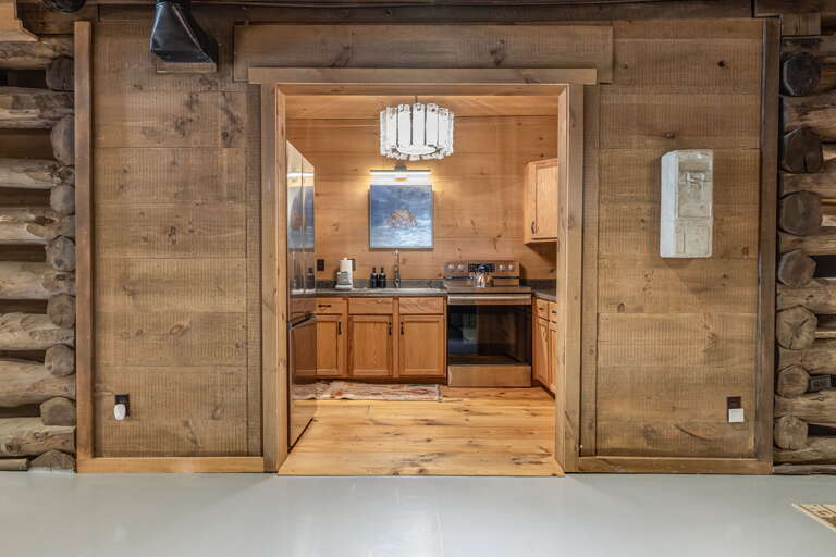 Fully Equipped Kitchen w/ Stainless Steel Appliances