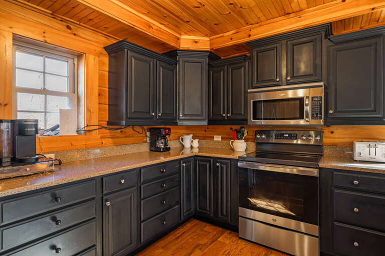 Fully Equipped Kitchen w/ Stainless Steel Appliances