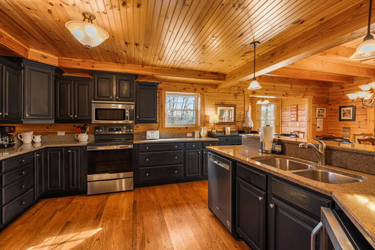 Fully Equipped Kitchen w/ Stainless Steel Appliances