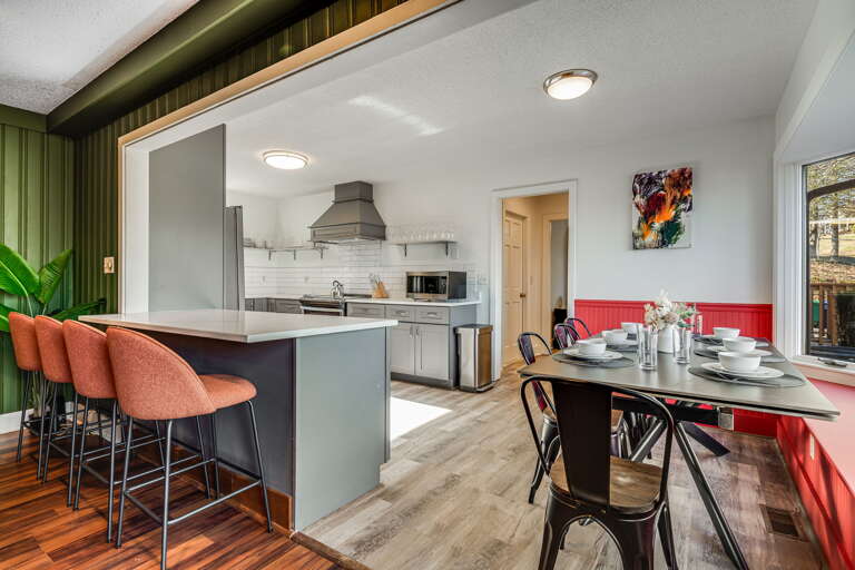 Breakfast Bar Seating and Dining