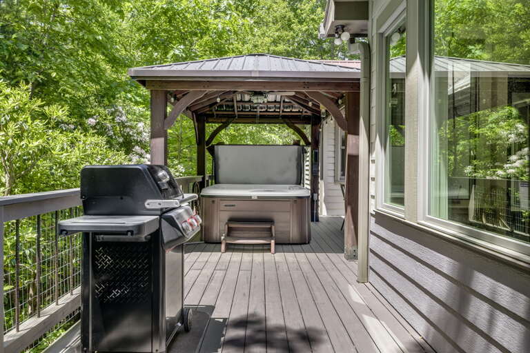 Outdoor Gas Grilling Station & Covered Hot Tub