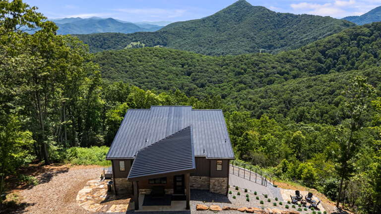 Enjoy Your Stay At Peak Perfection!