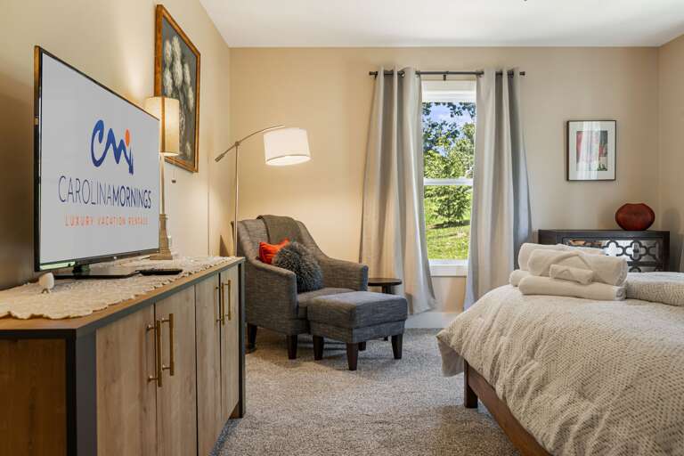 Main Suite/Bedroom One - King Bed