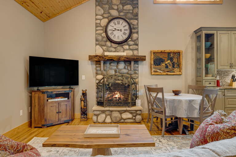 Living/Dining Area