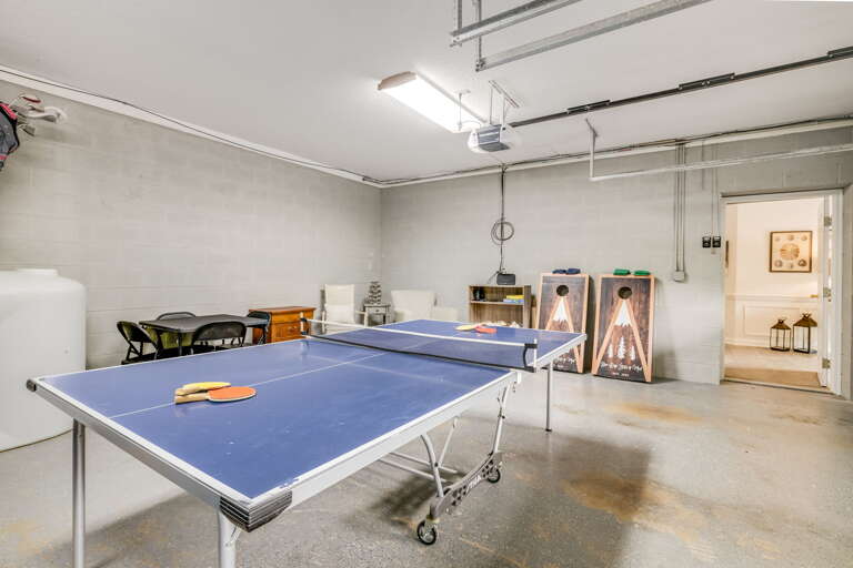 Garage Rec Area w/ Ping Pong Table & Corn Hole